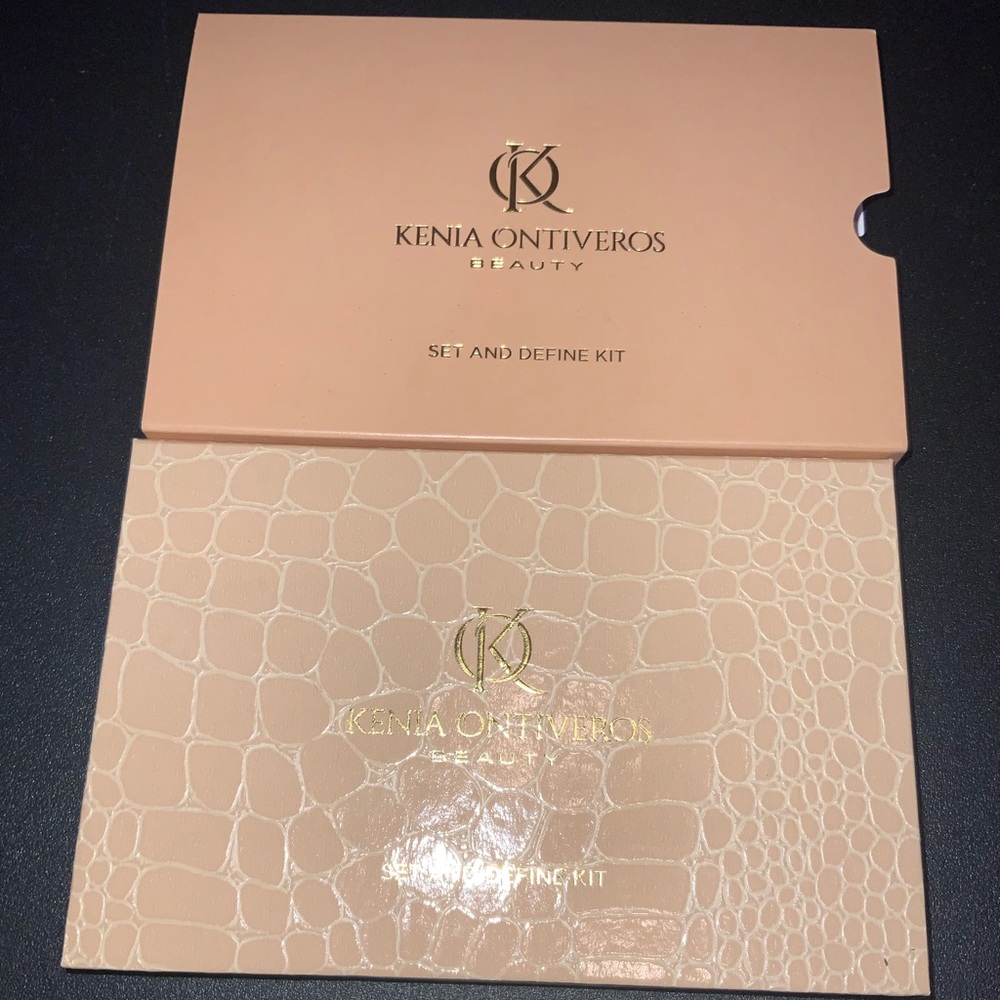 Kenia Ontiveros Beauty * Set and define Kit *